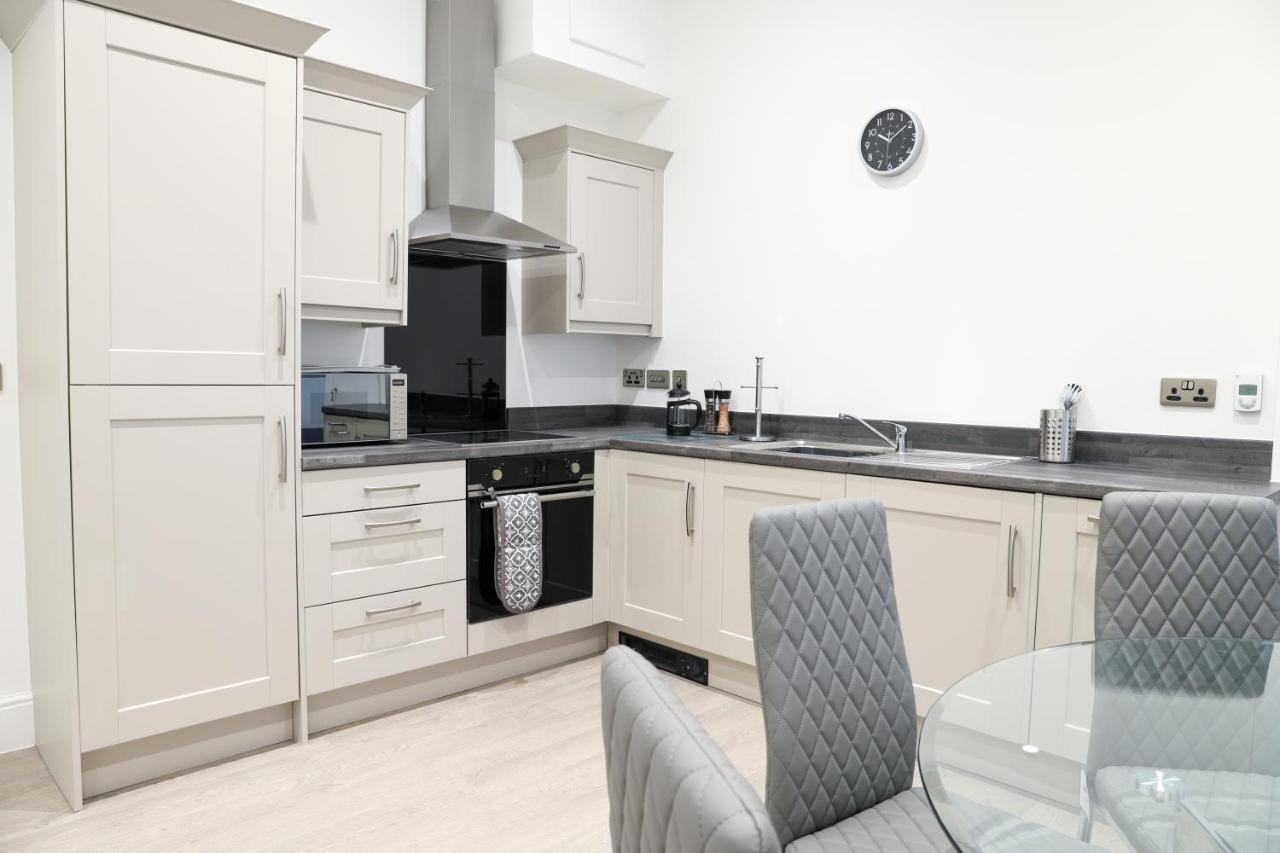 16 Queen Avenue City Centre Serviced Apartment W Free Parking Liverpool Exterior foto